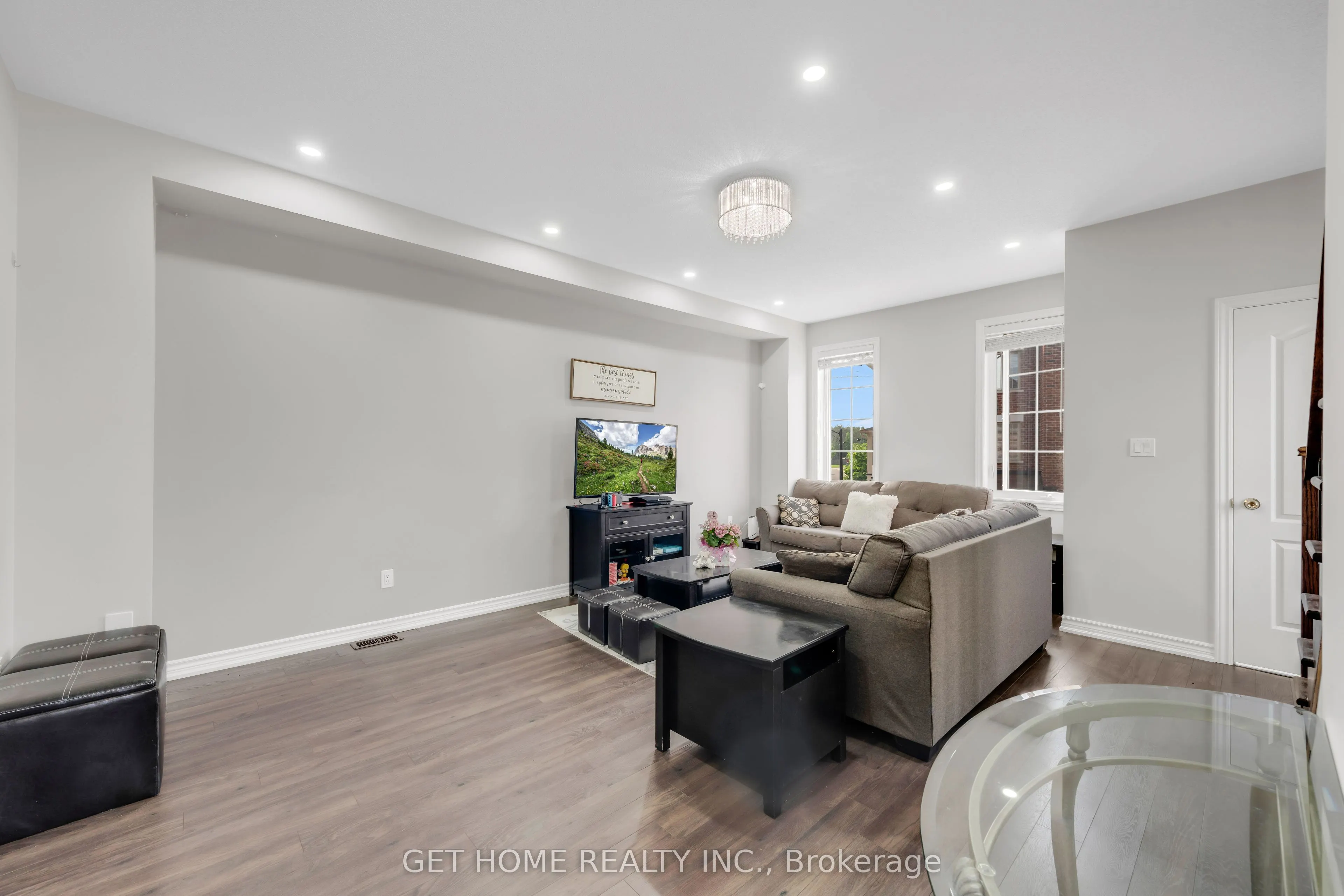 21 Rabbit Run Way