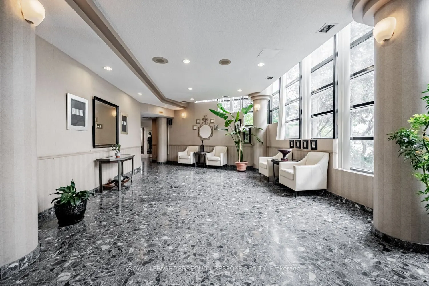 25 Trailwood Drive, #303