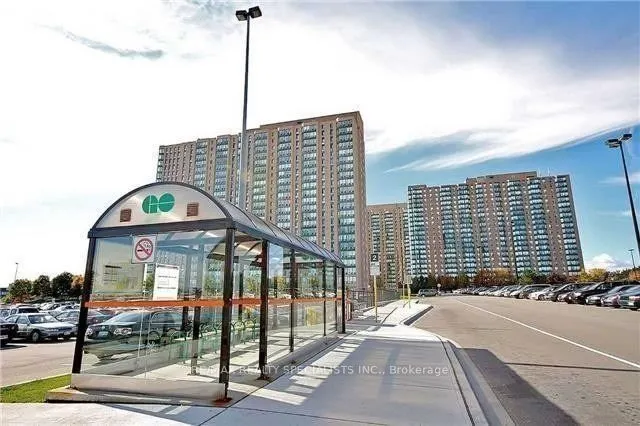 145 Hillcrest Avenue, #204