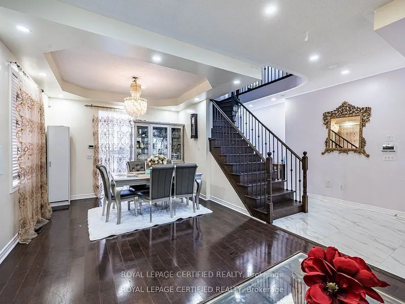 5 Treeline Boulevard