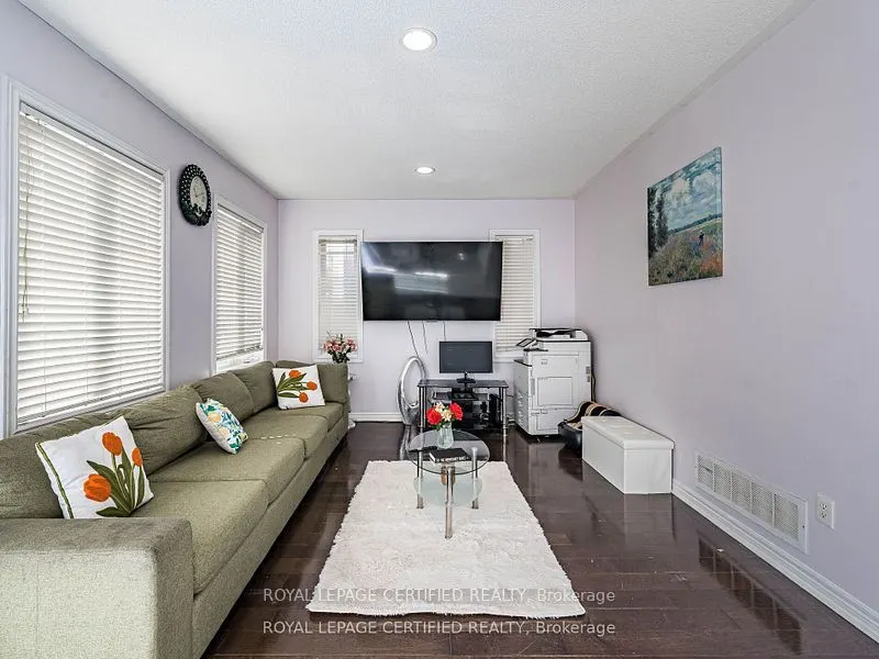 5 Treeline Boulevard