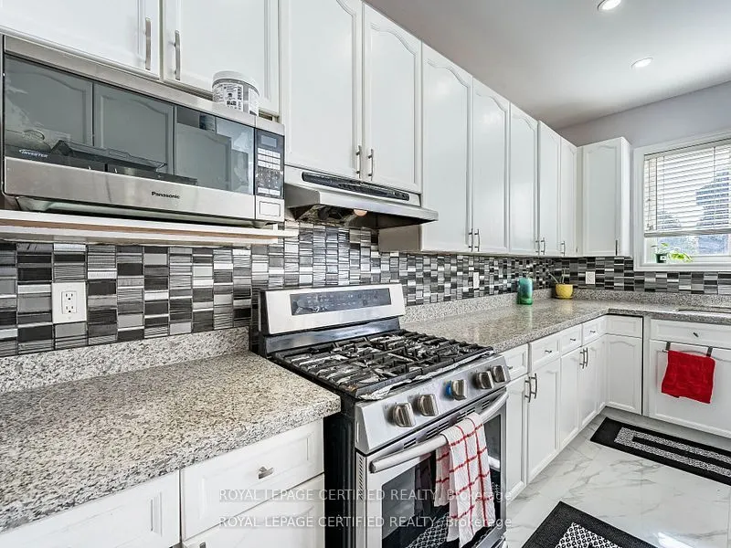 5 Treeline Boulevard