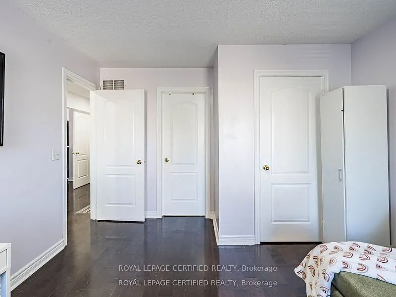 5 Treeline Boulevard