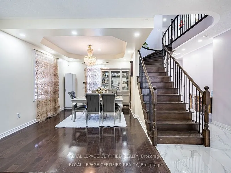 5 Treeline Boulevard