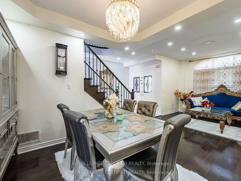 5 Treeline Boulevard