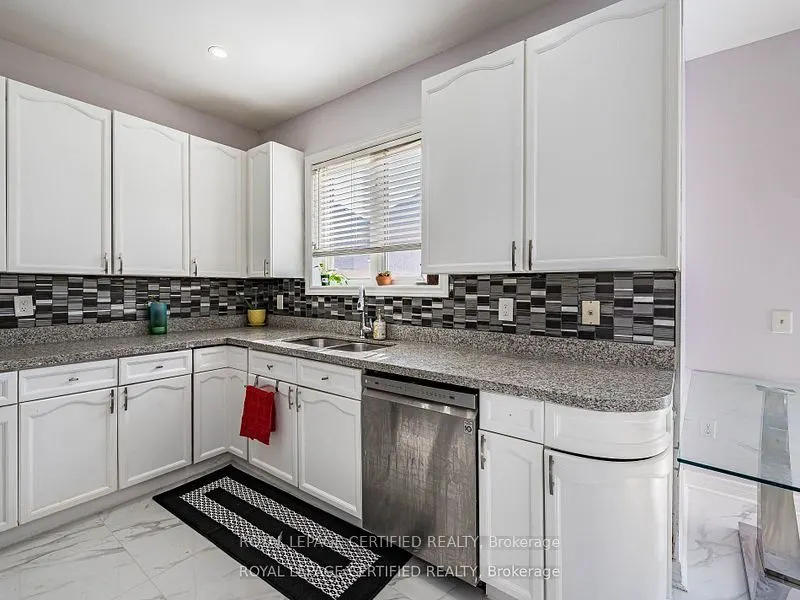 5 Treeline Boulevard