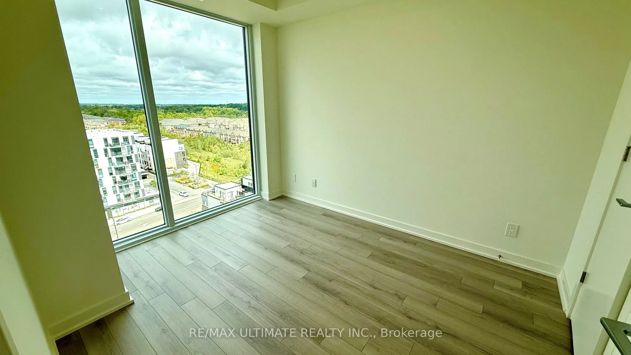 3079 Trafalgar Road, #1206