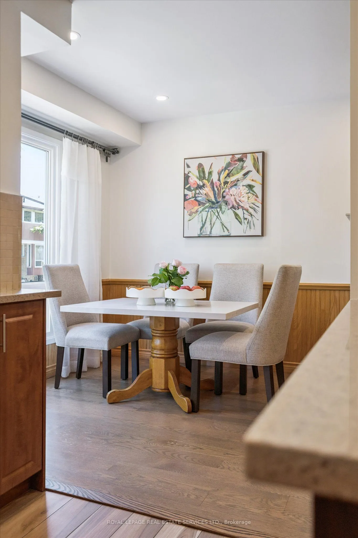 915 Inverhouse Drive, #24