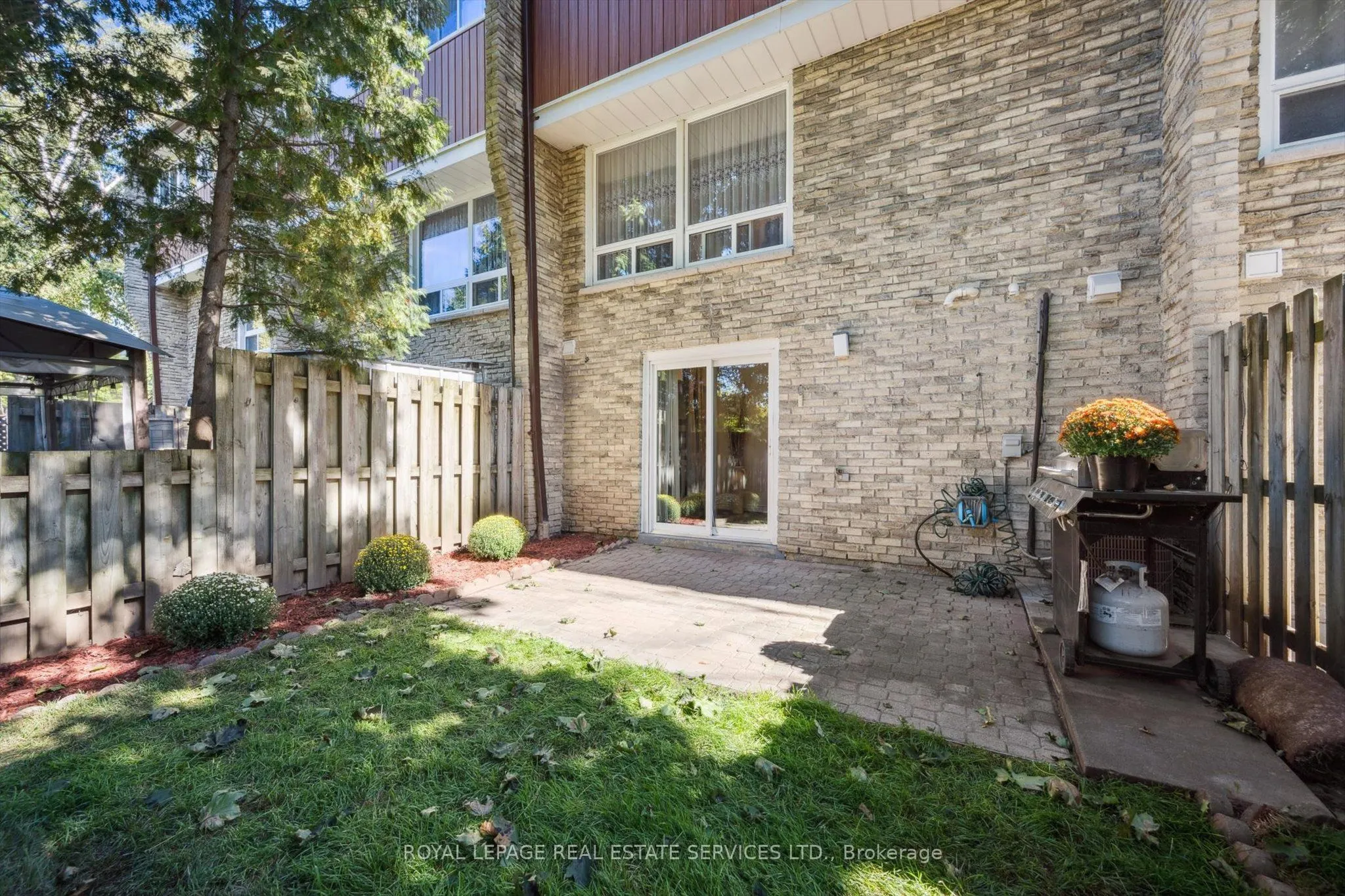 915 Inverhouse Drive, #24