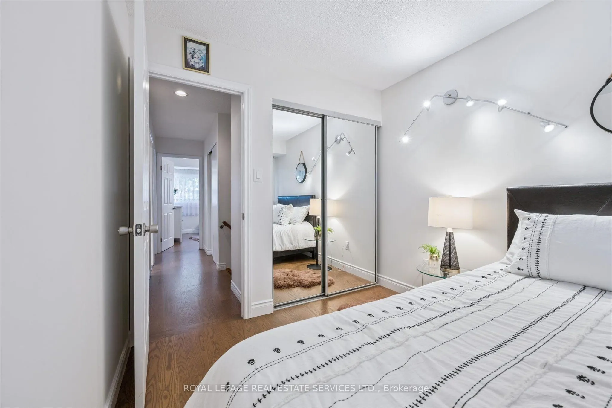 915 Inverhouse Drive, #24