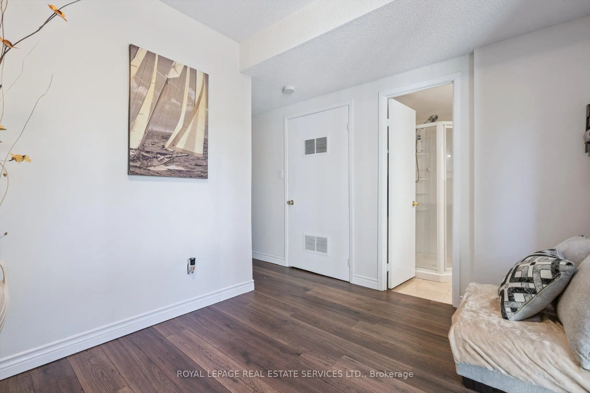 915 Inverhouse Drive, #24