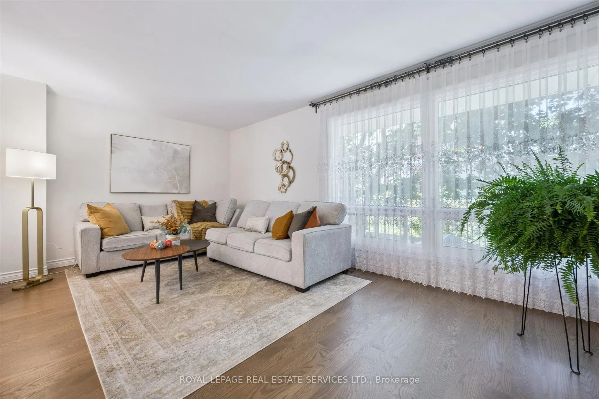 915 Inverhouse Drive, #24