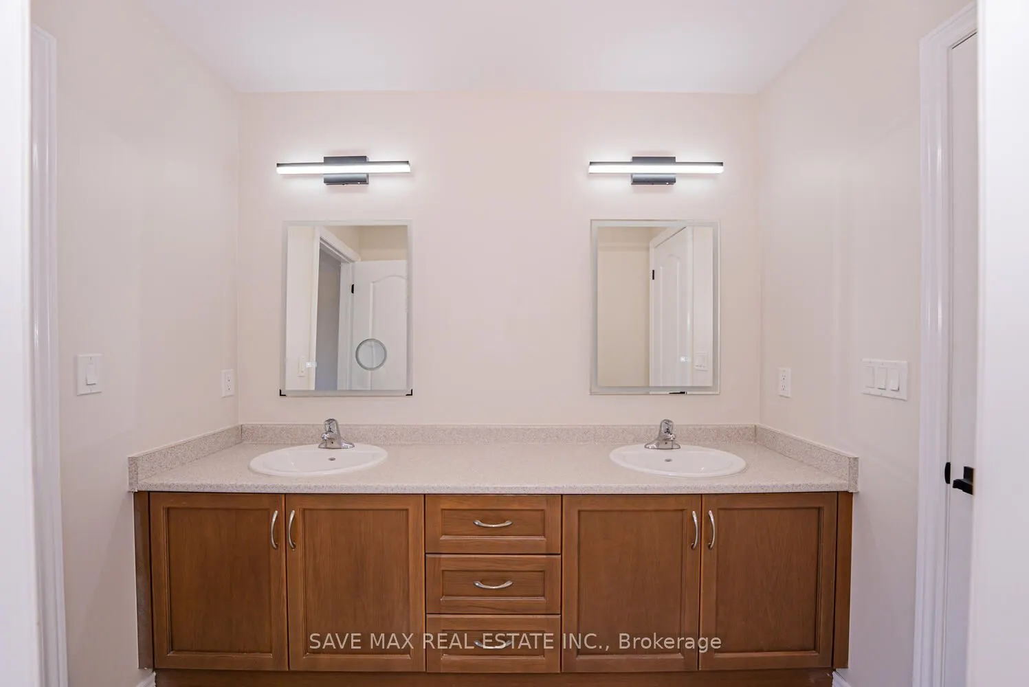 4 Hanbury Crescent