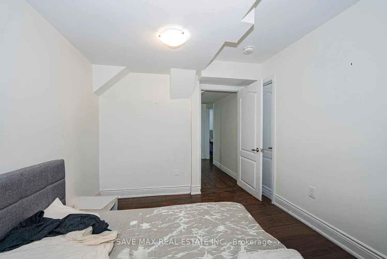 4 Hanbury Crescent
