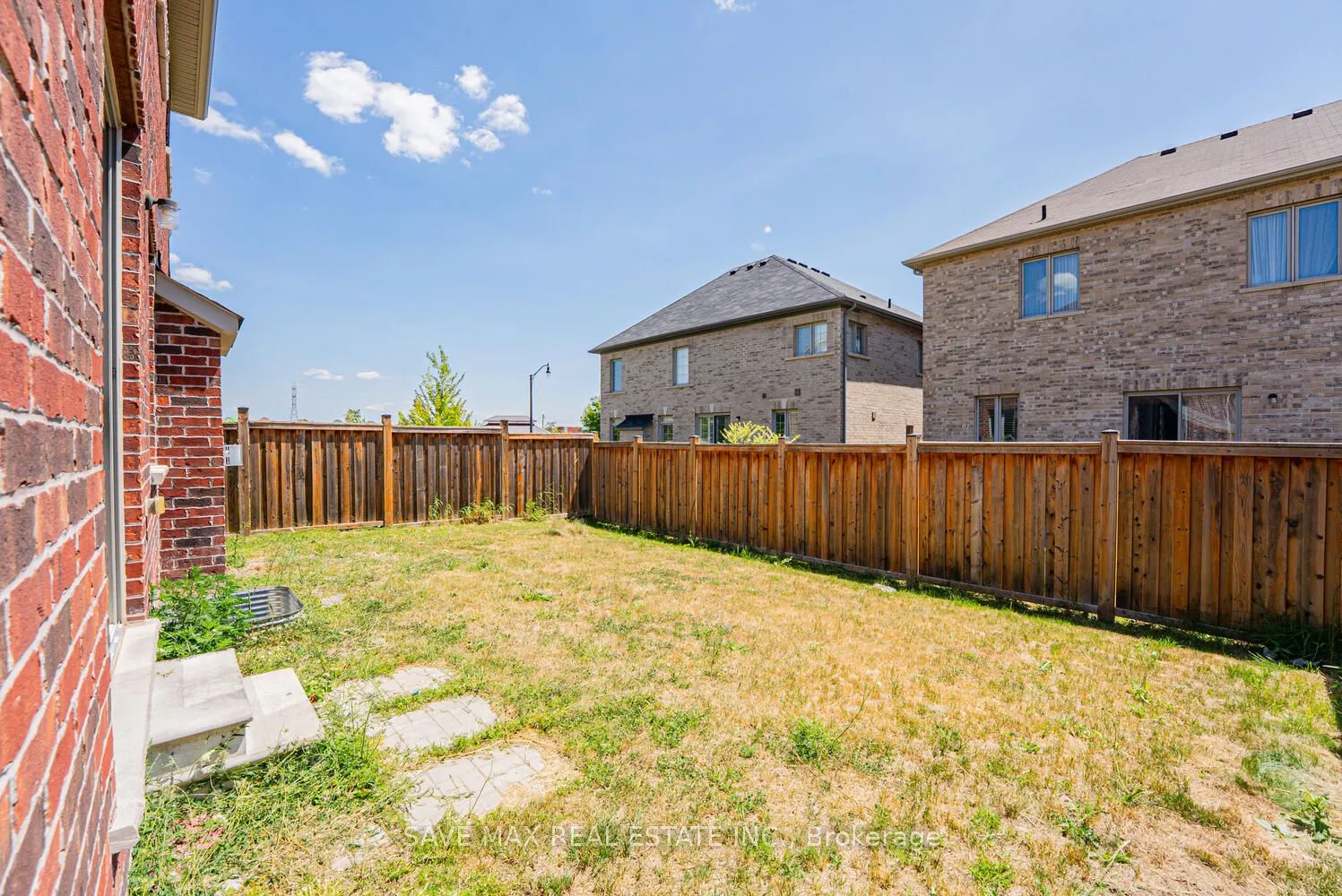 4 Hanbury Crescent