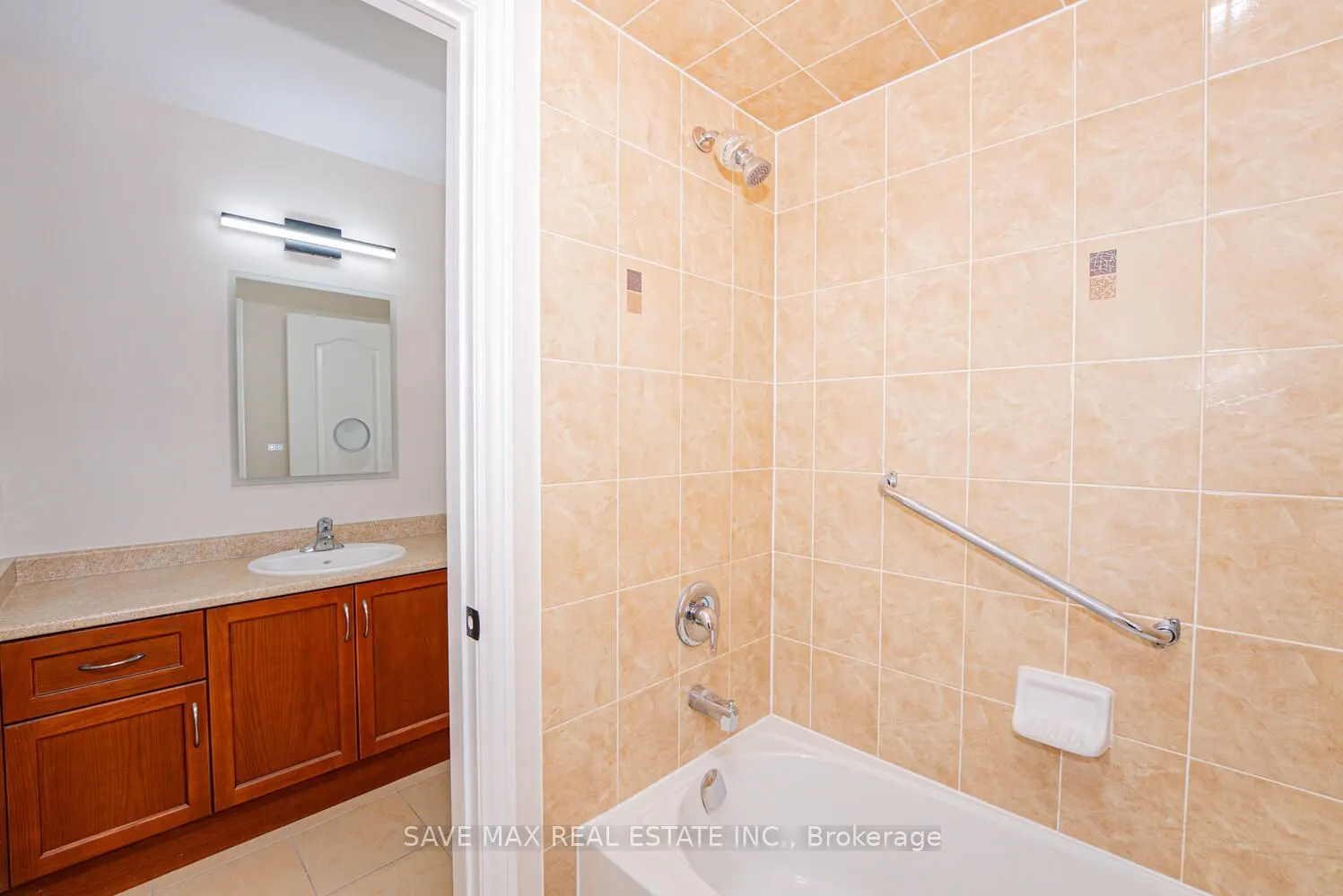 4 Hanbury Crescent