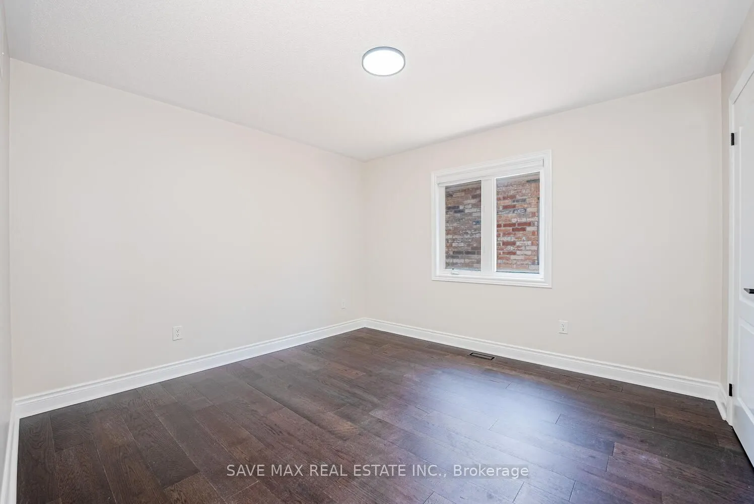 4 Hanbury Crescent