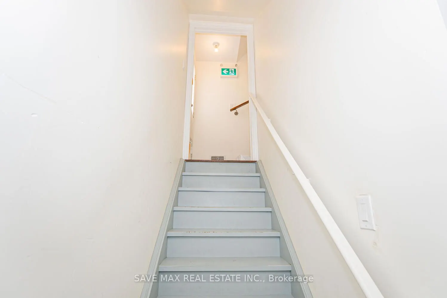 4 Hanbury Crescent