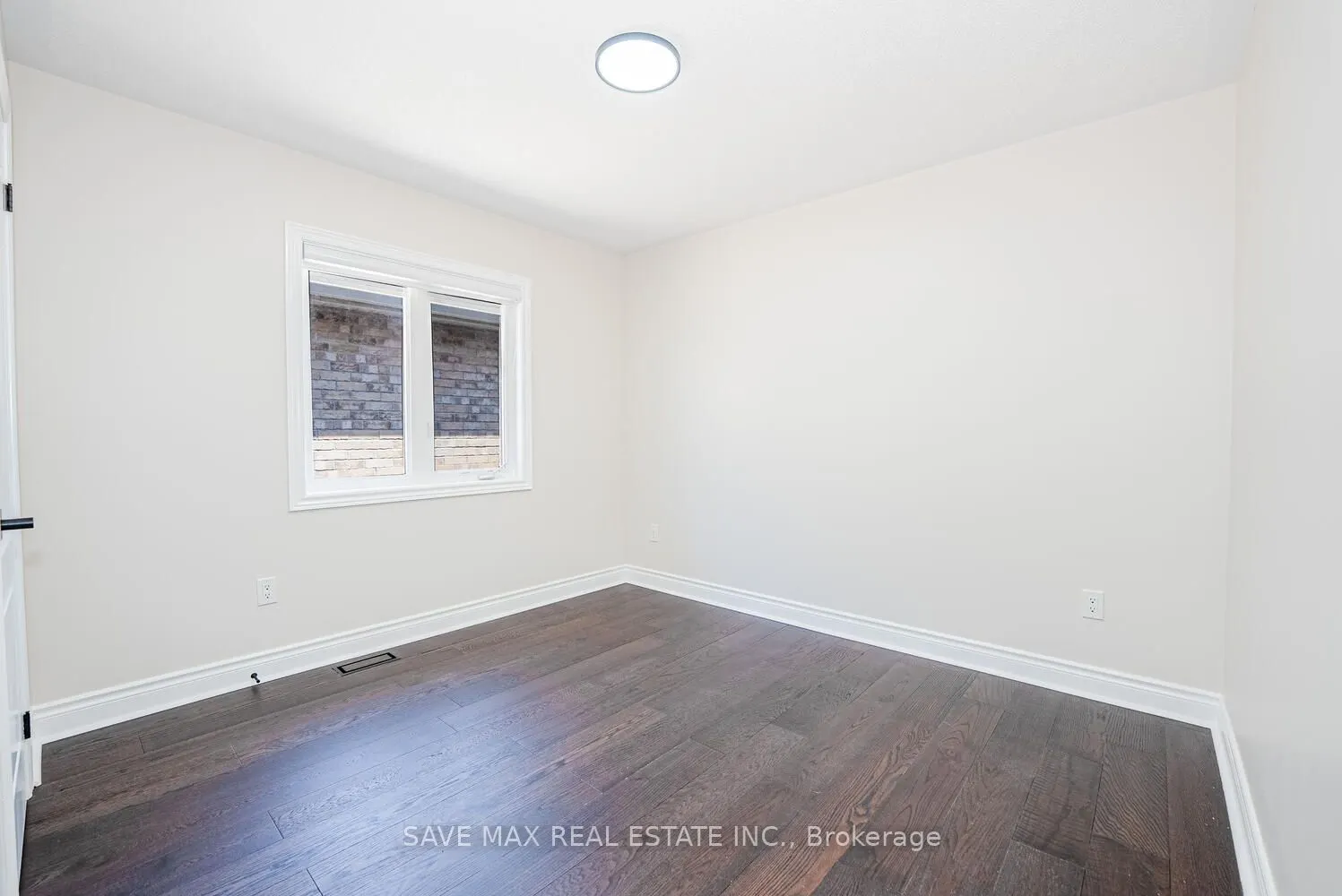 4 Hanbury Crescent