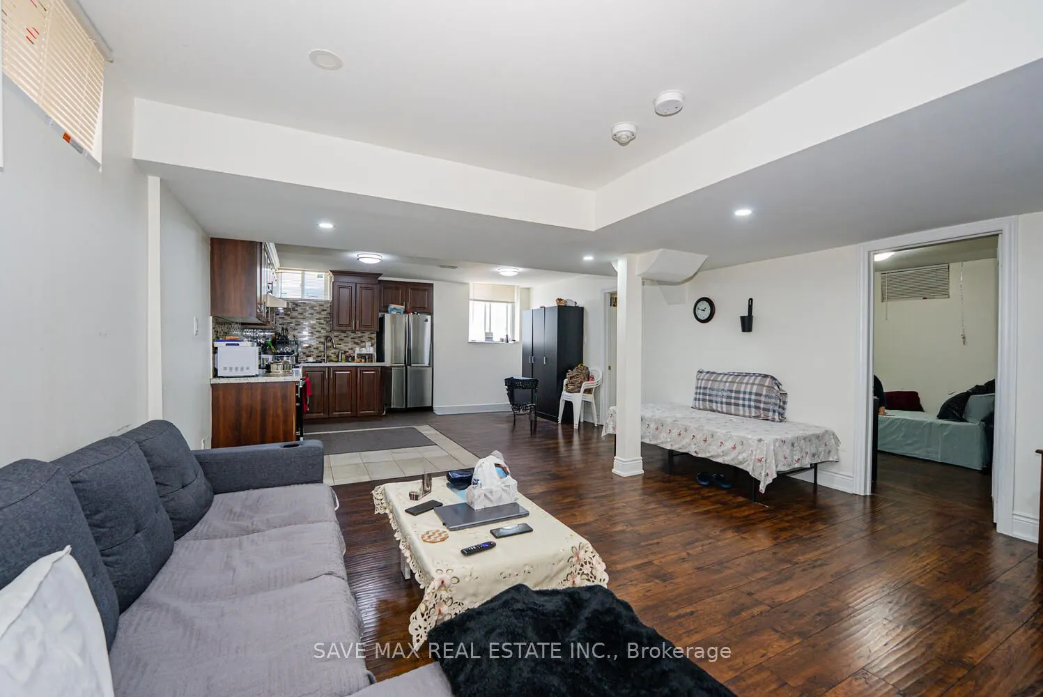 4 Hanbury Crescent