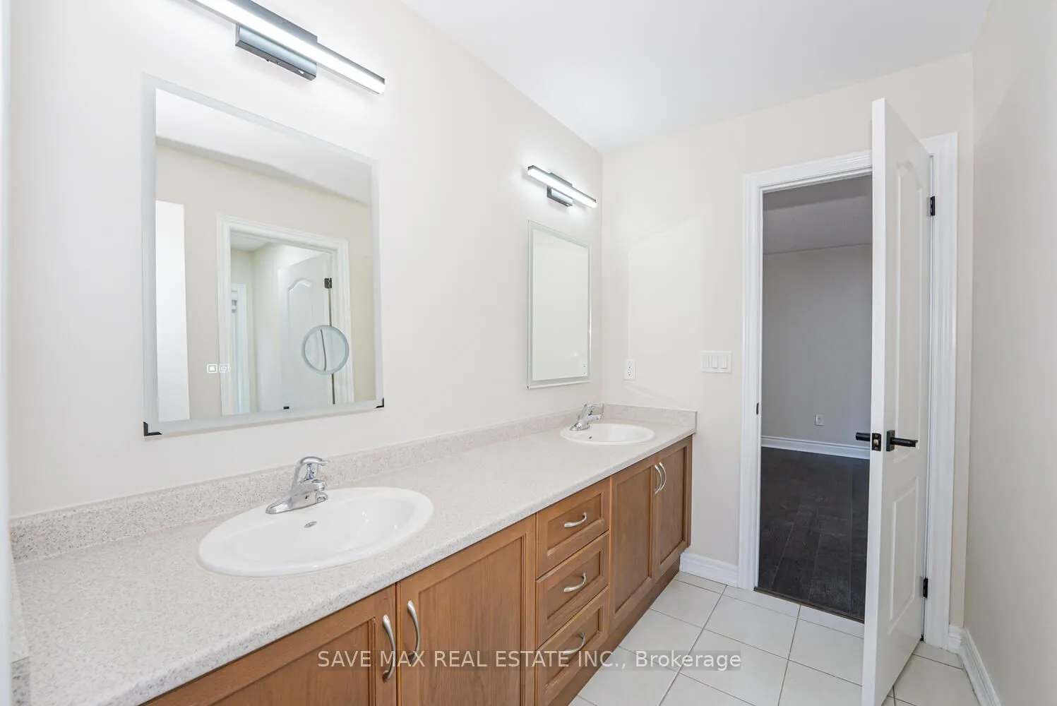 4 Hanbury Crescent
