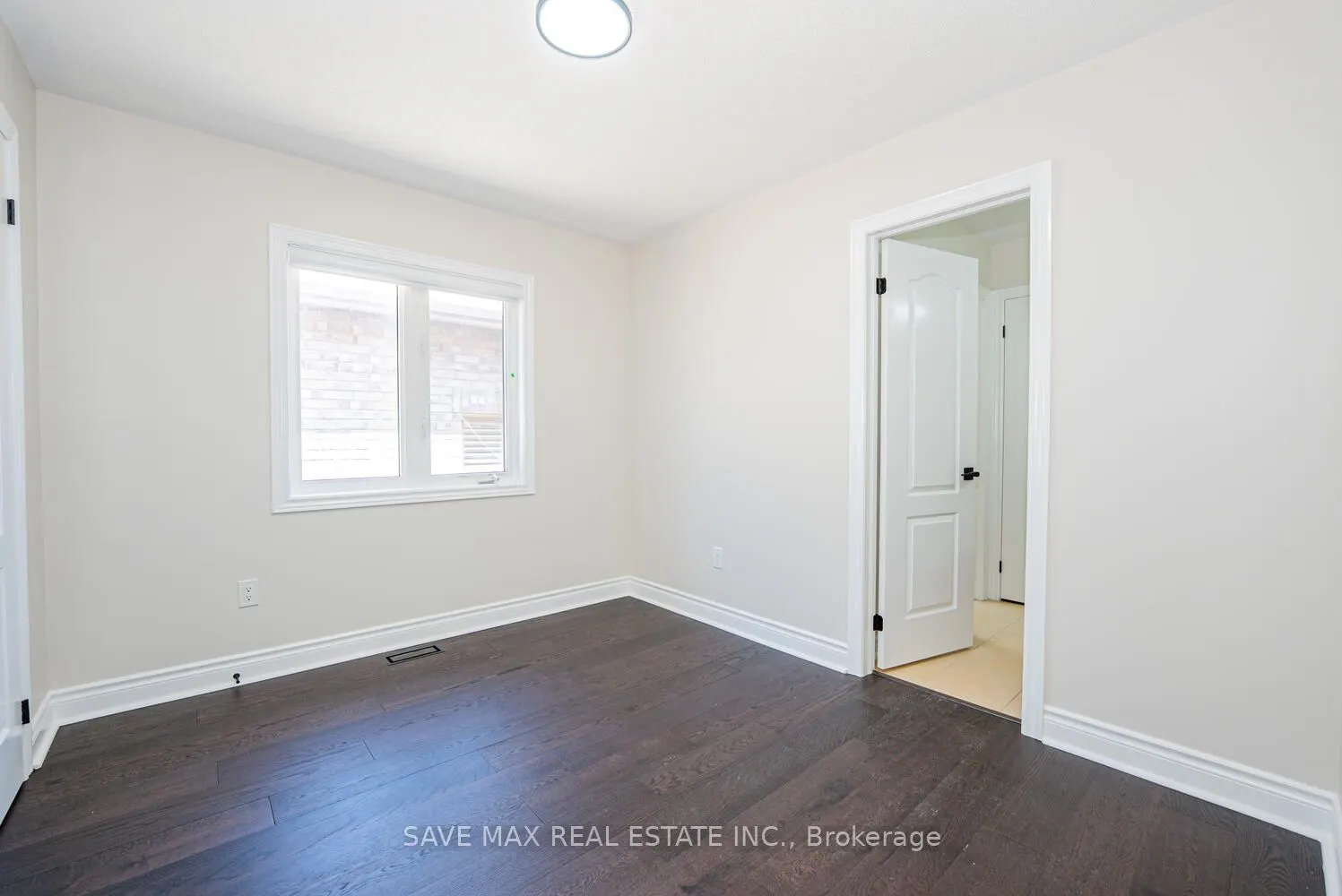 4 Hanbury Crescent