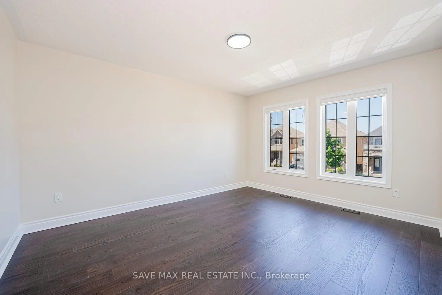 4 Hanbury Crescent
