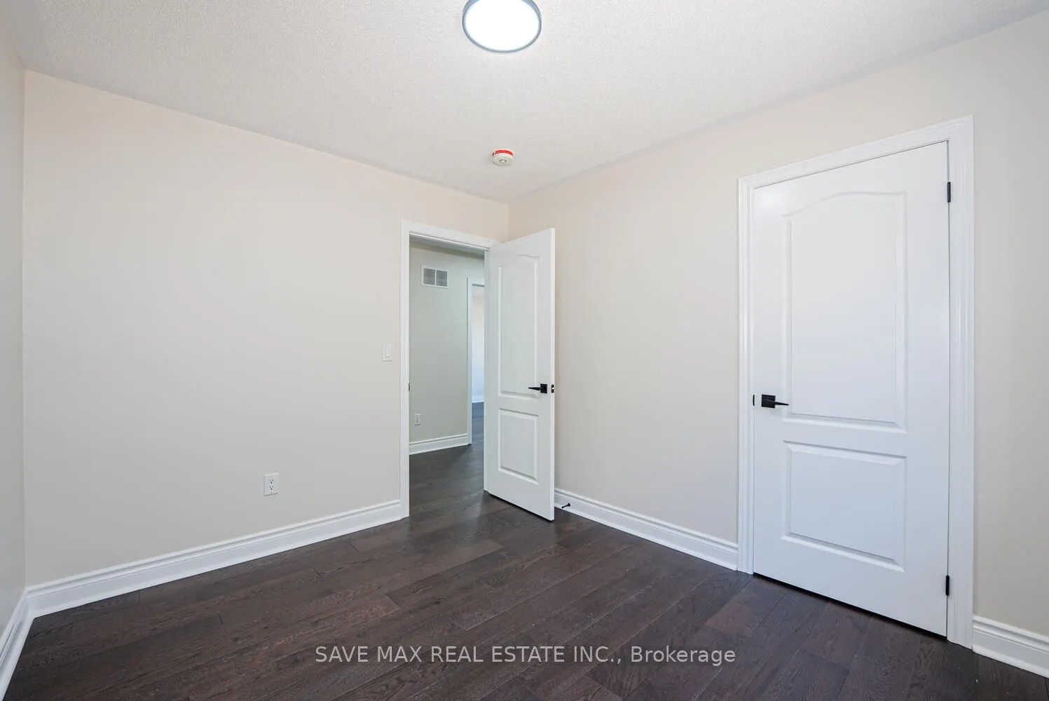 4 Hanbury Crescent