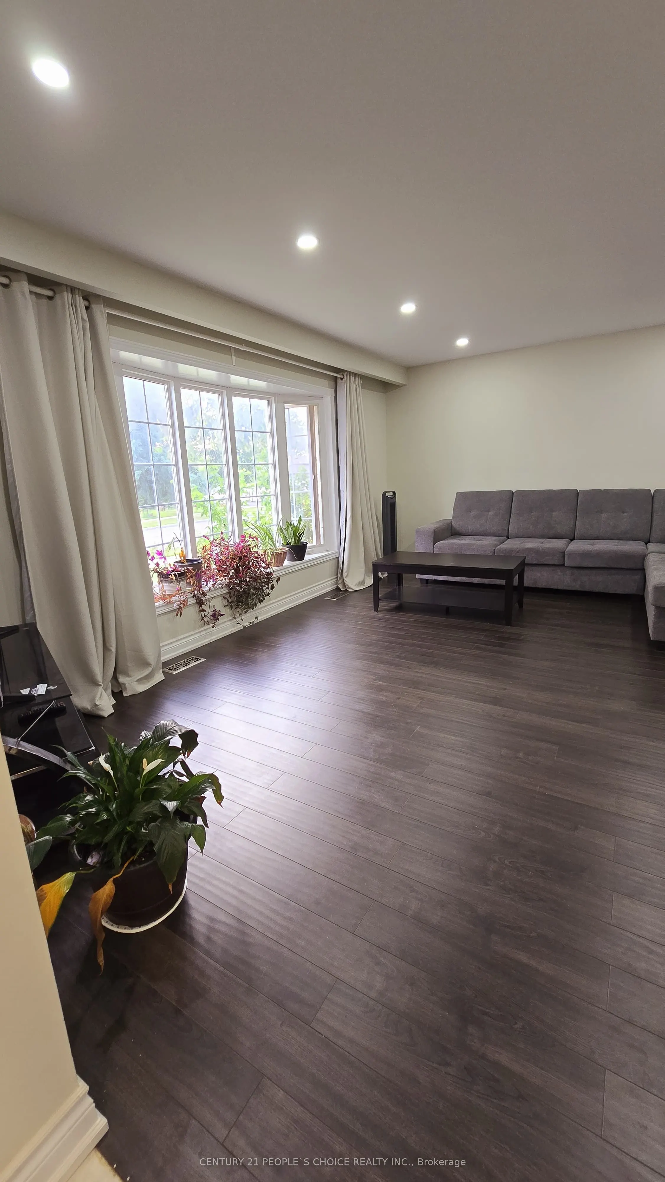22 Murchison Crescent