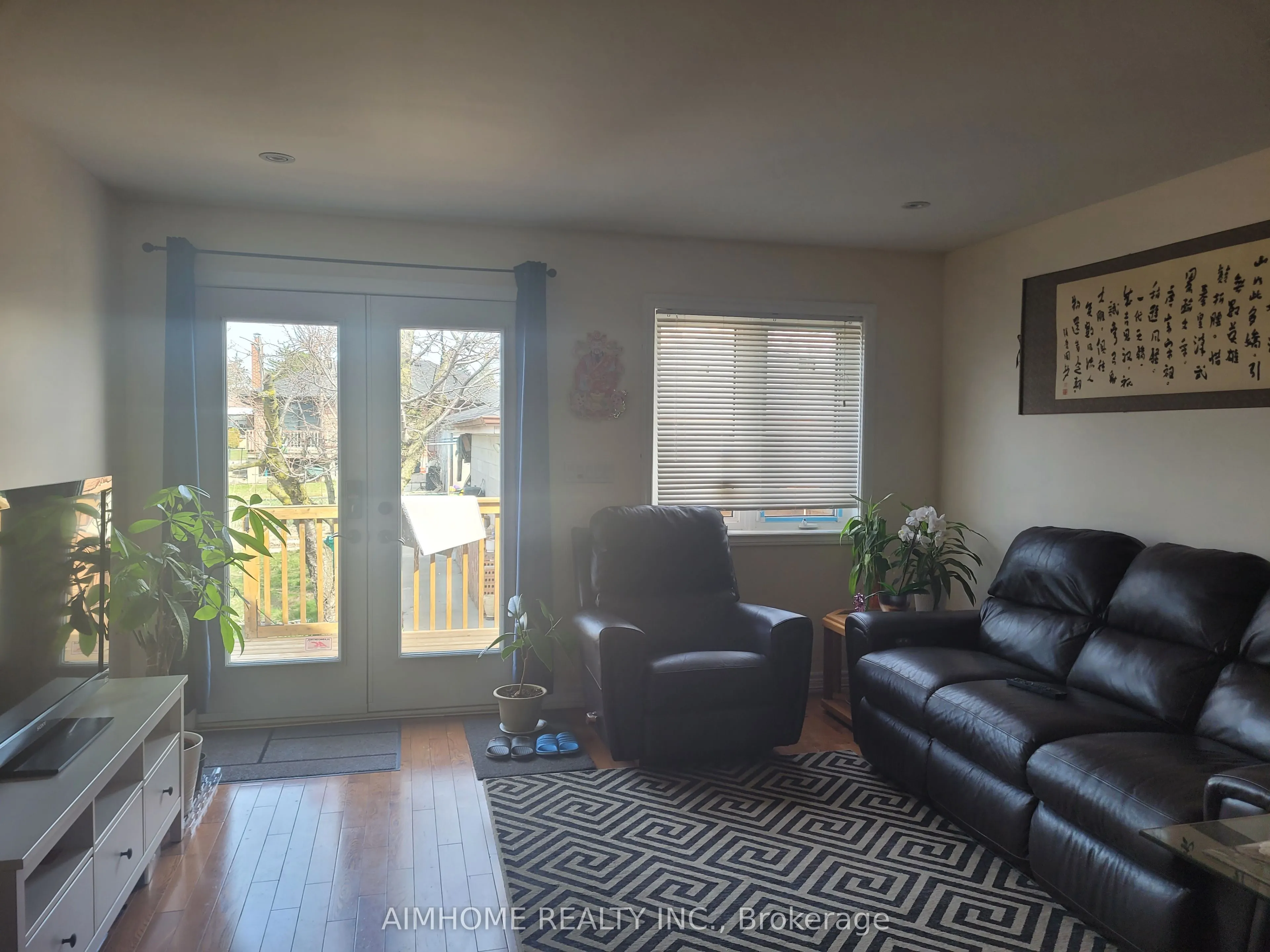 34 Battersea Cres. Battersea Crescent W, #Main