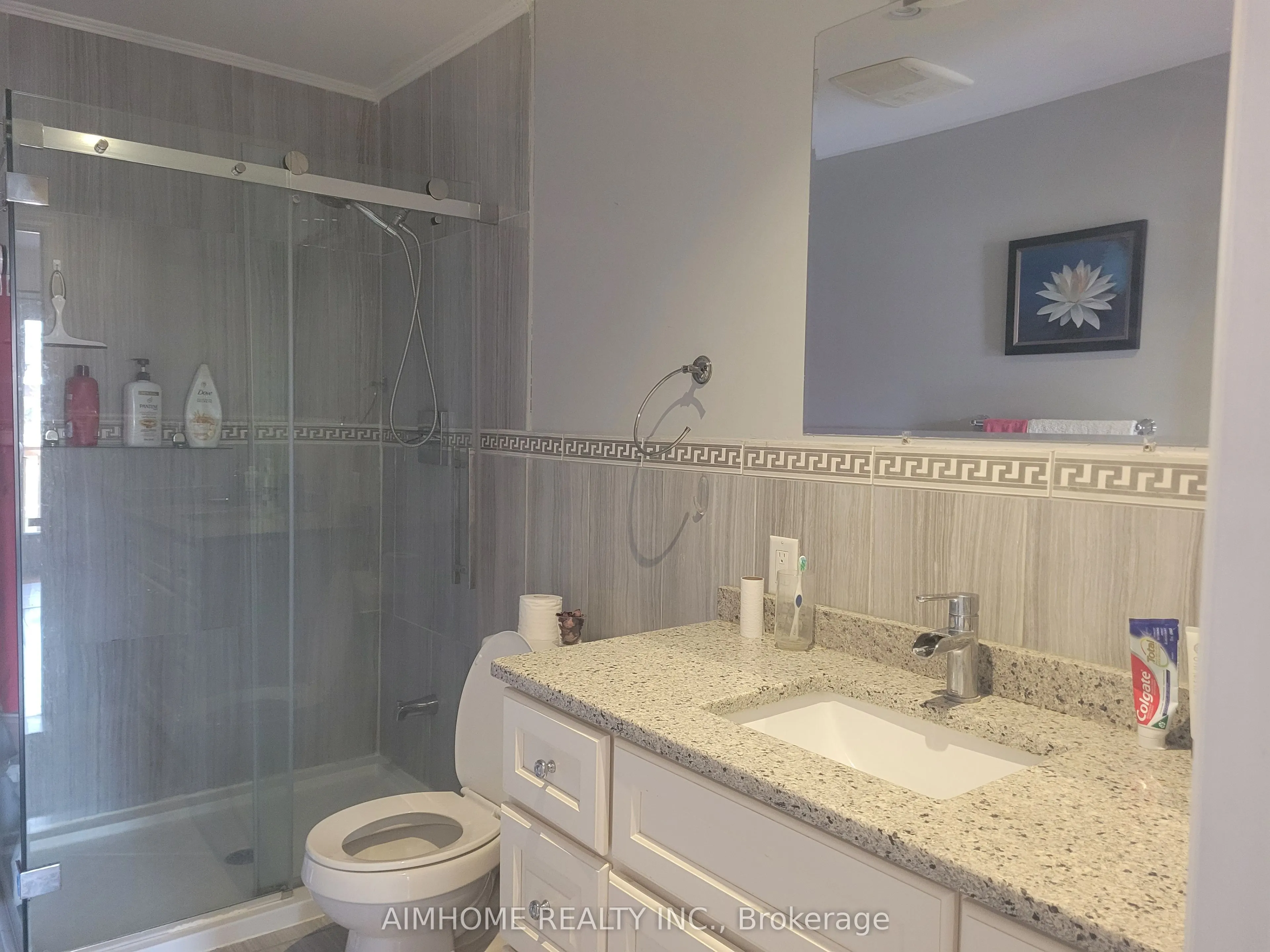 34 Battersea Cres. Battersea Crescent W, #Main