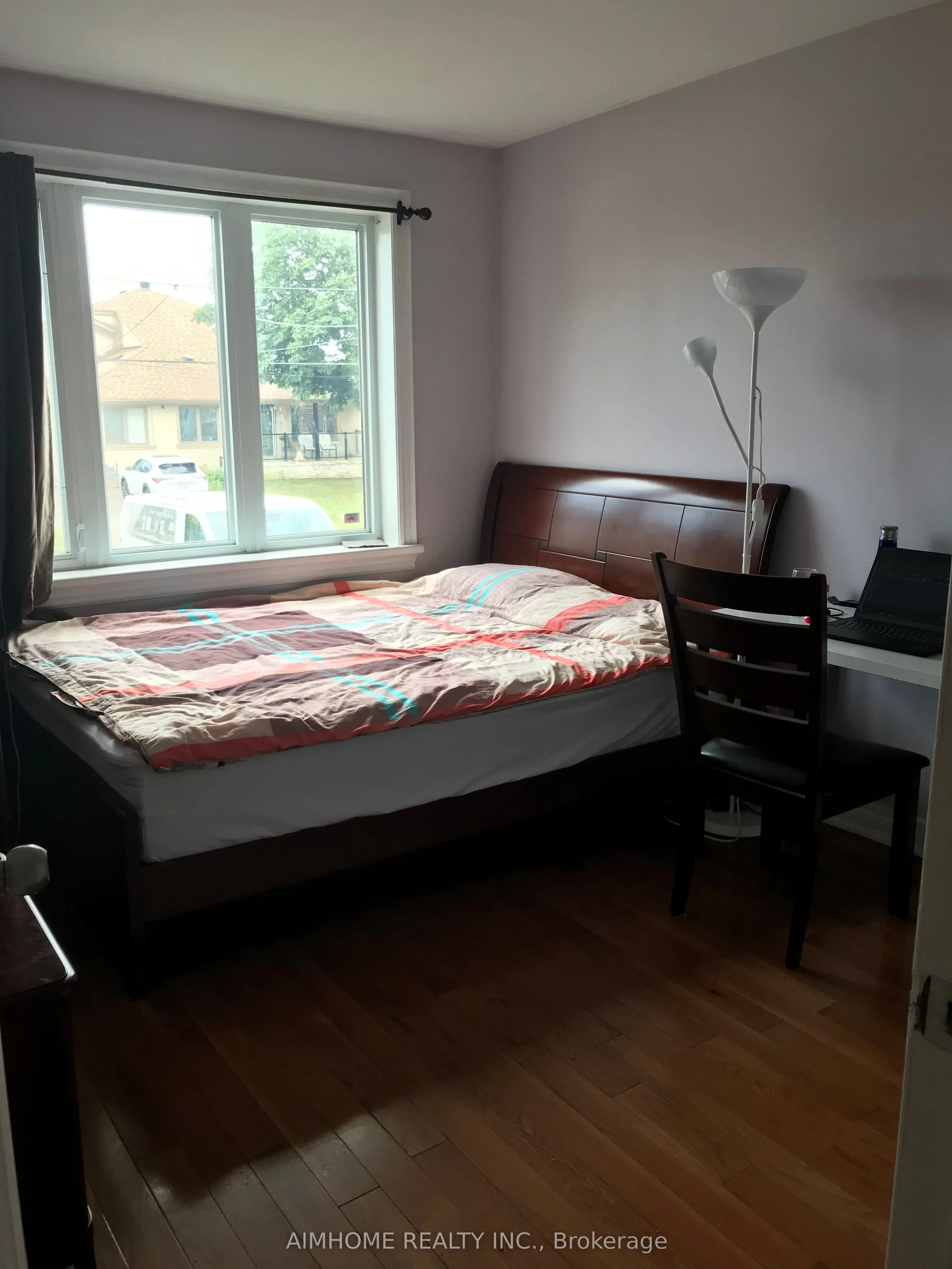 34 Battersea Cres. Battersea Crescent W, #Main