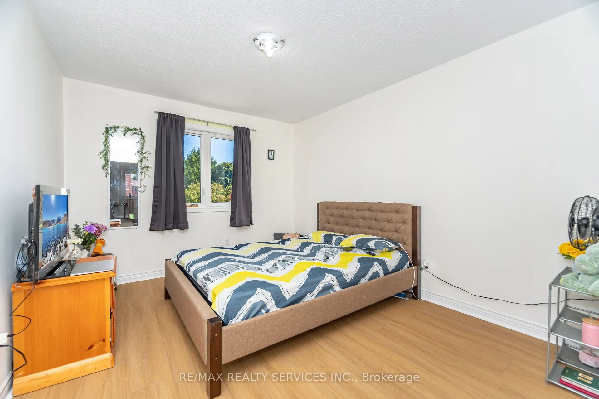 120 Leeward Drive