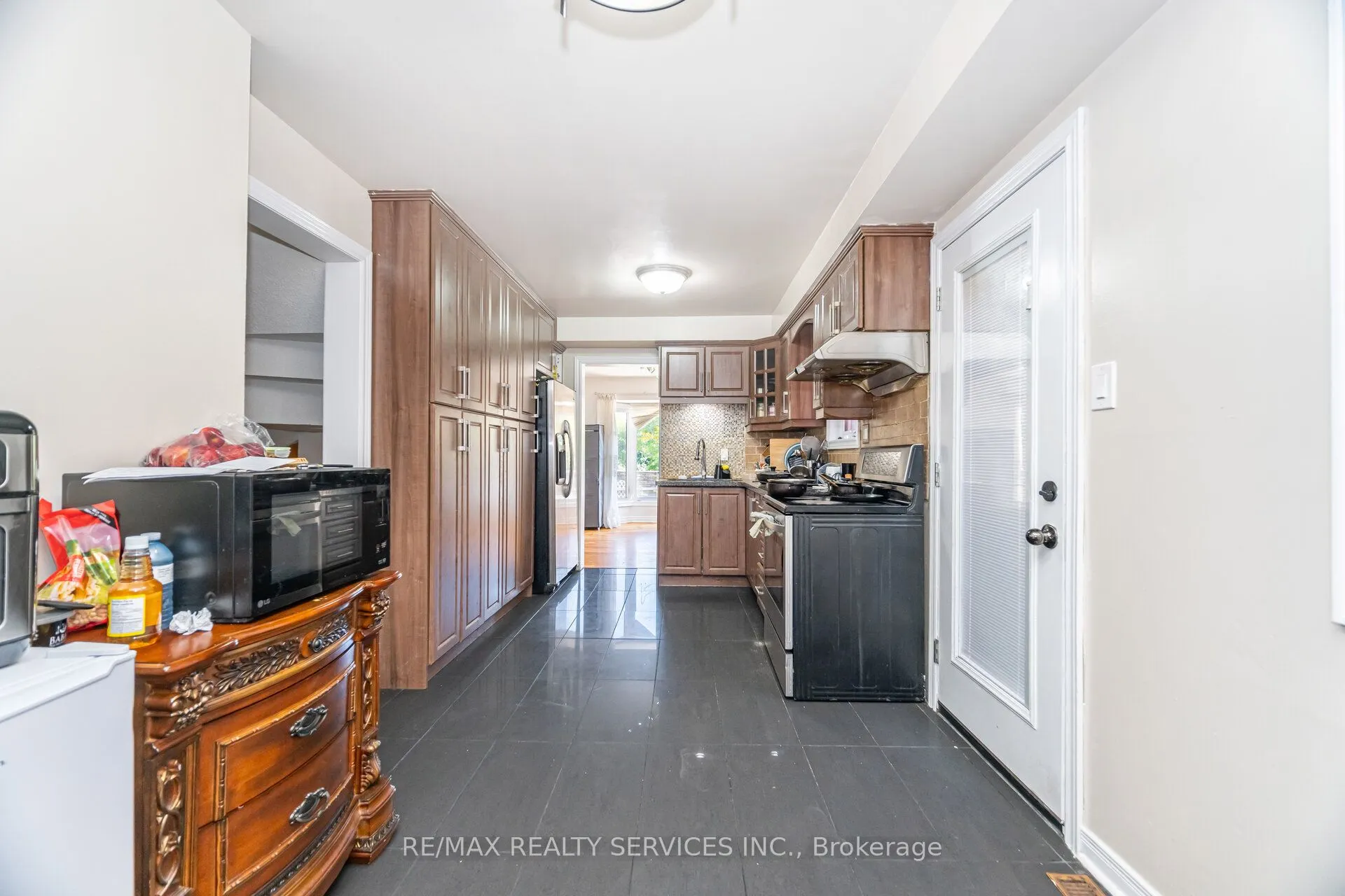 120 Leeward Drive