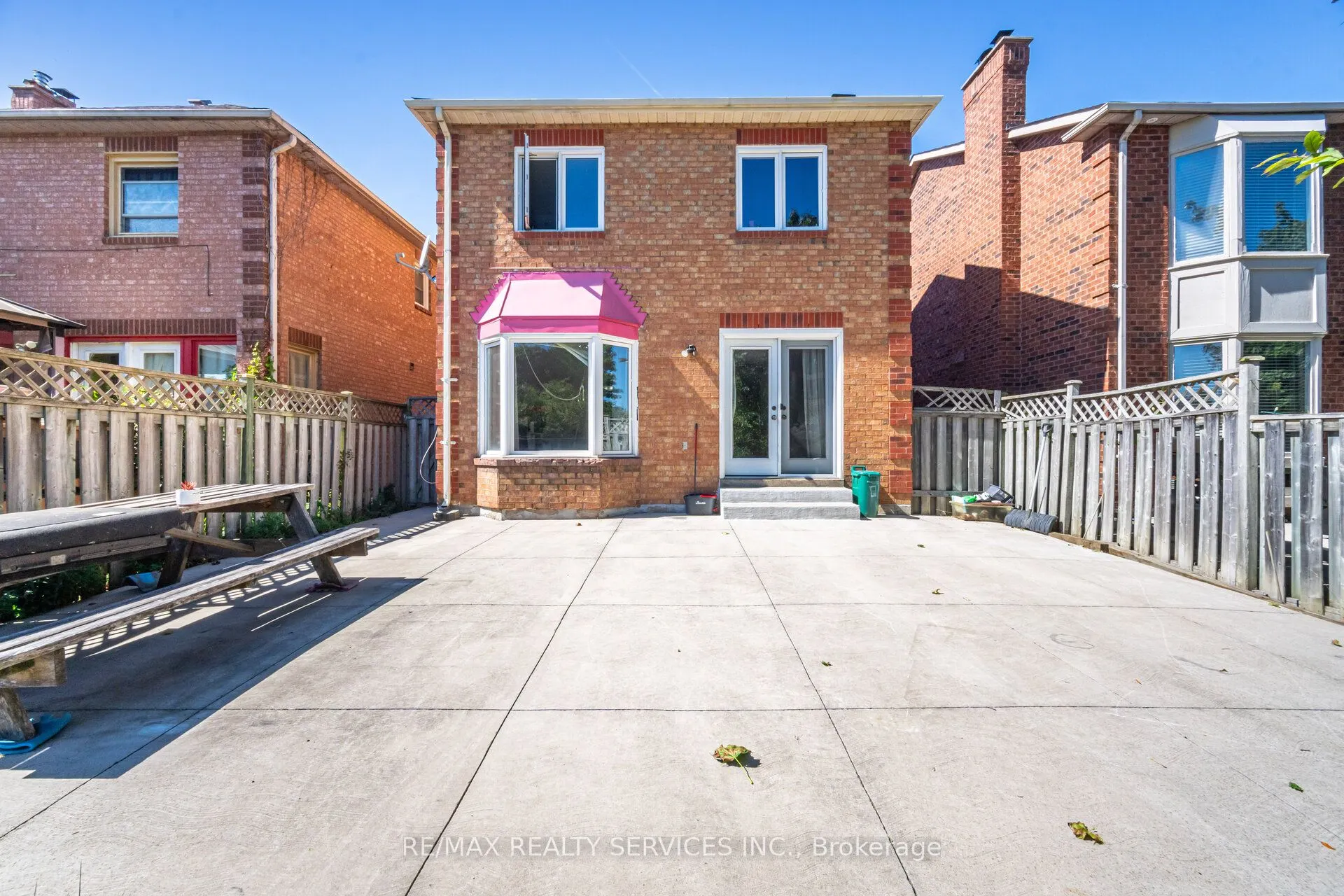 120 Leeward Drive