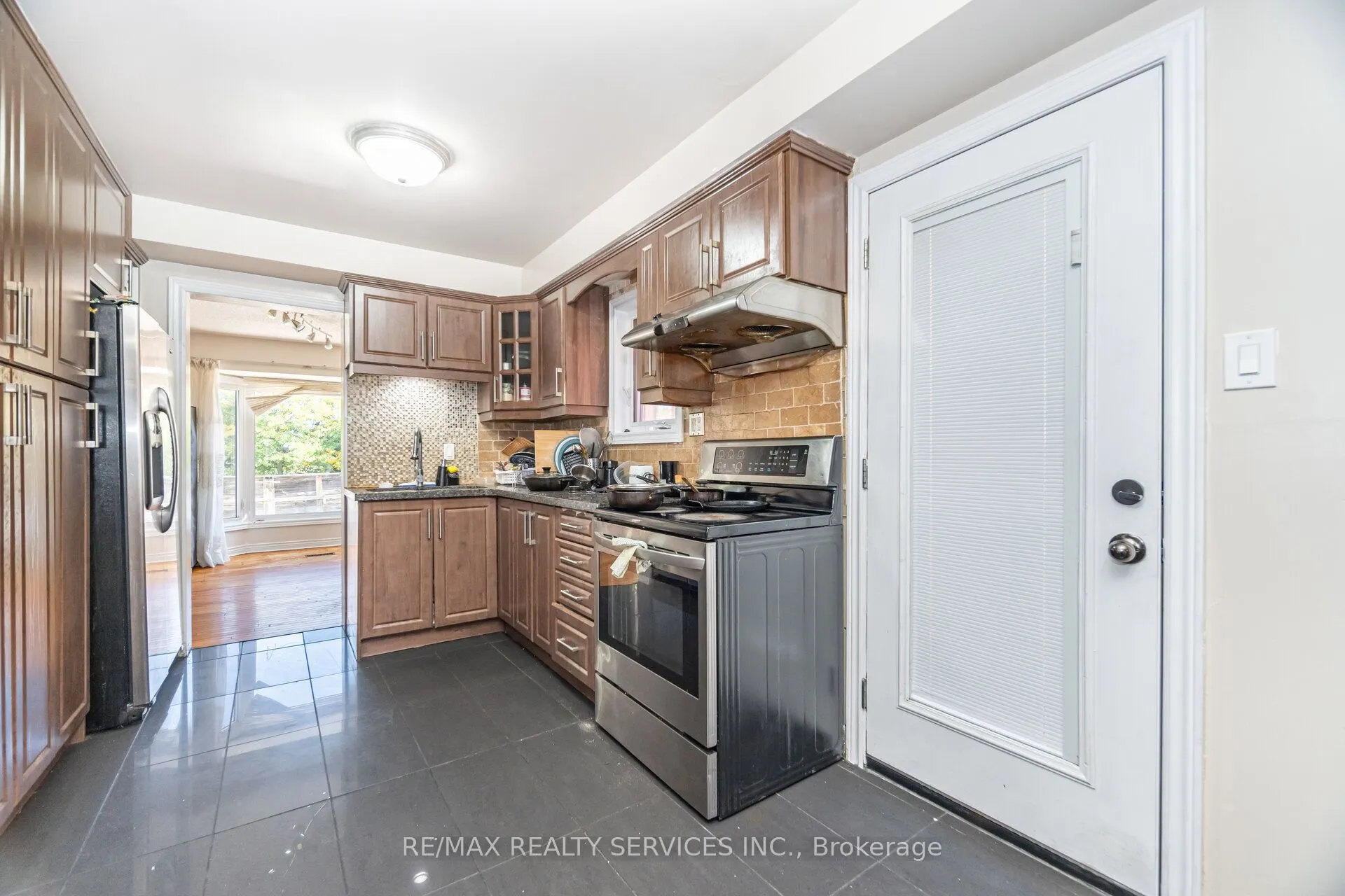 120 Leeward Drive