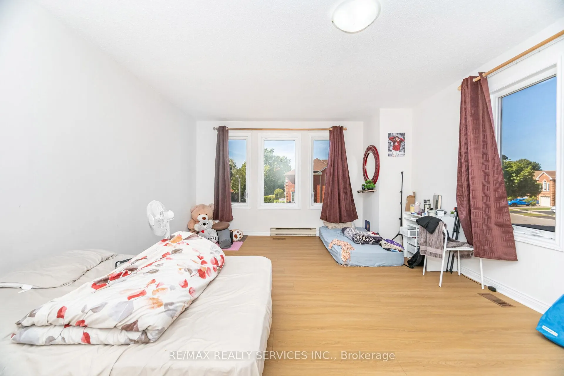 120 Leeward Drive