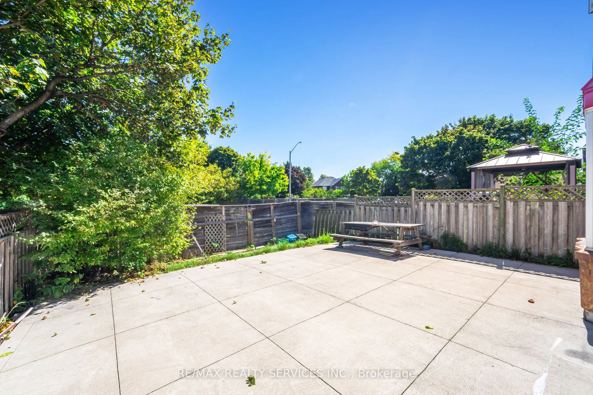 120 Leeward Drive