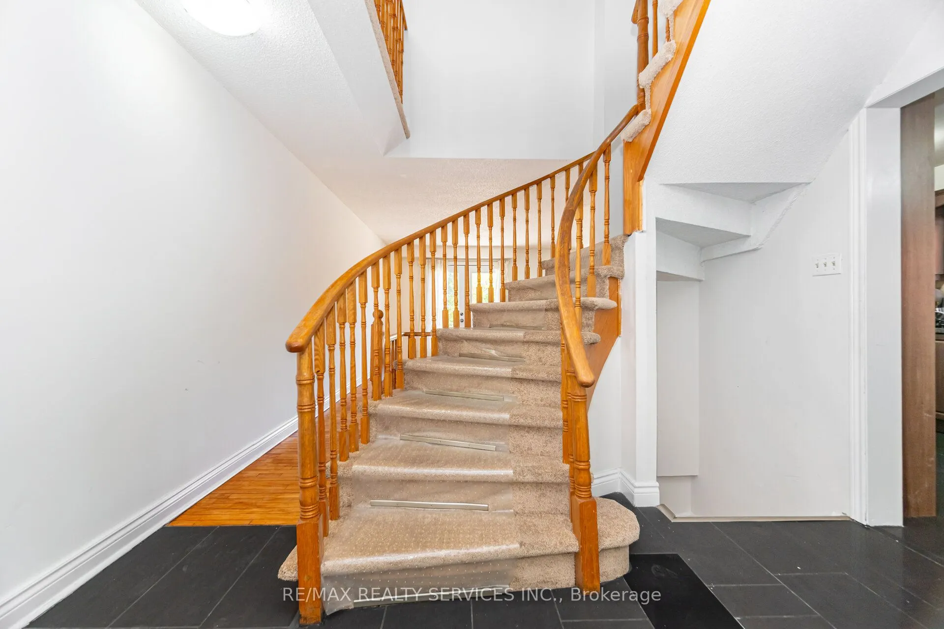 120 Leeward Drive
