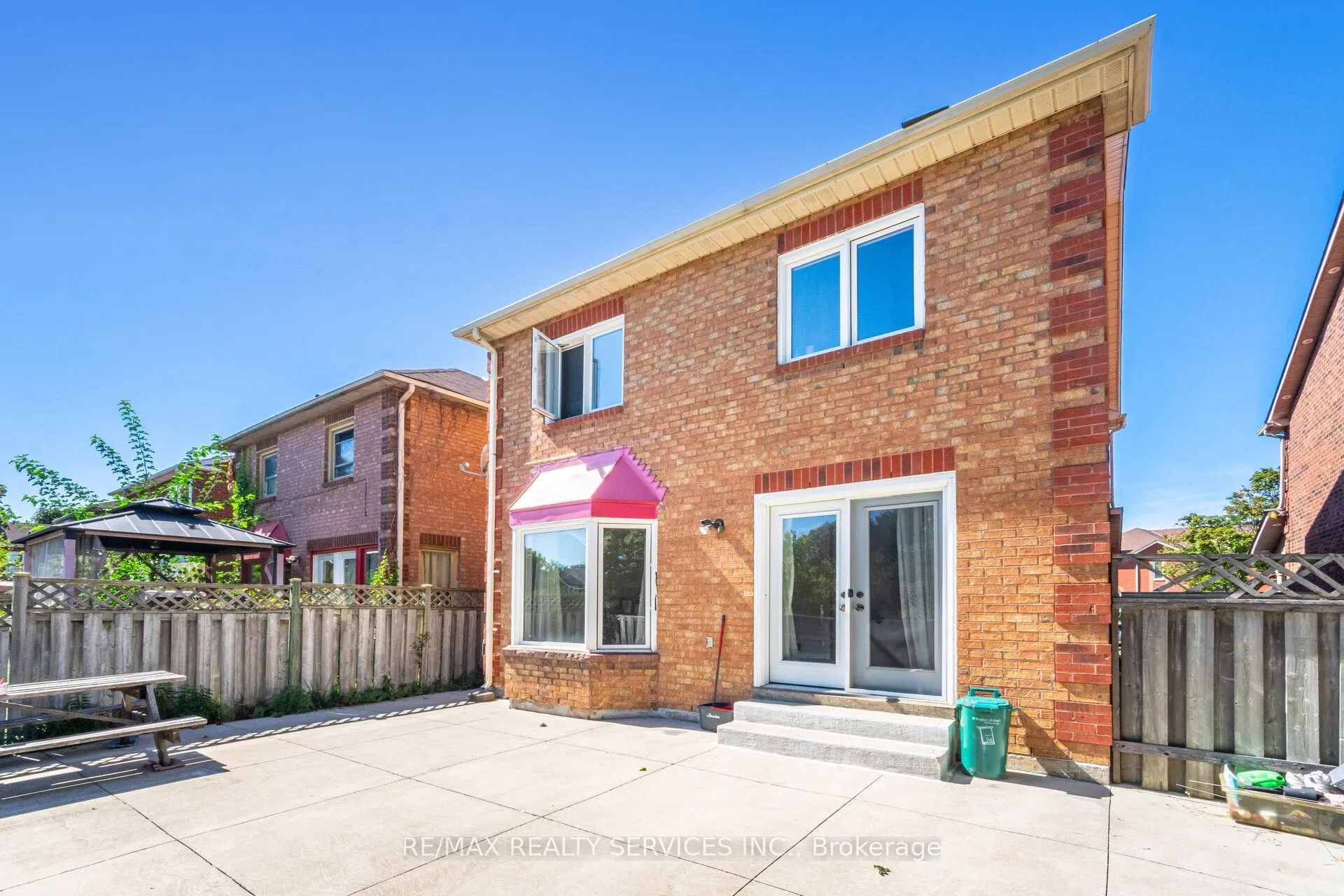 120 Leeward Drive