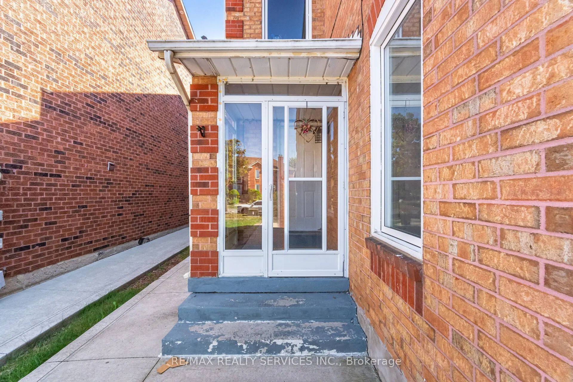 120 Leeward Drive