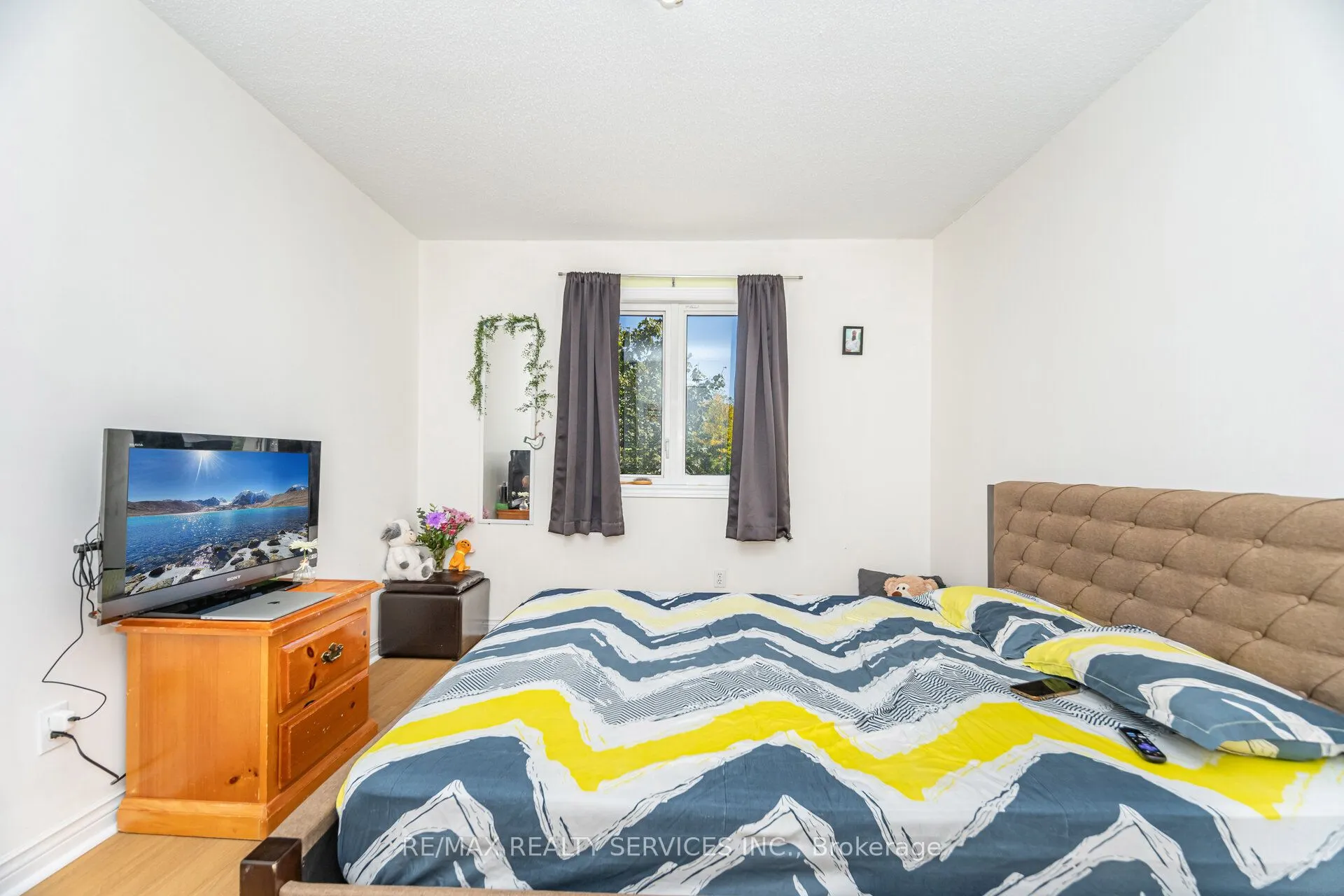 120 Leeward Drive