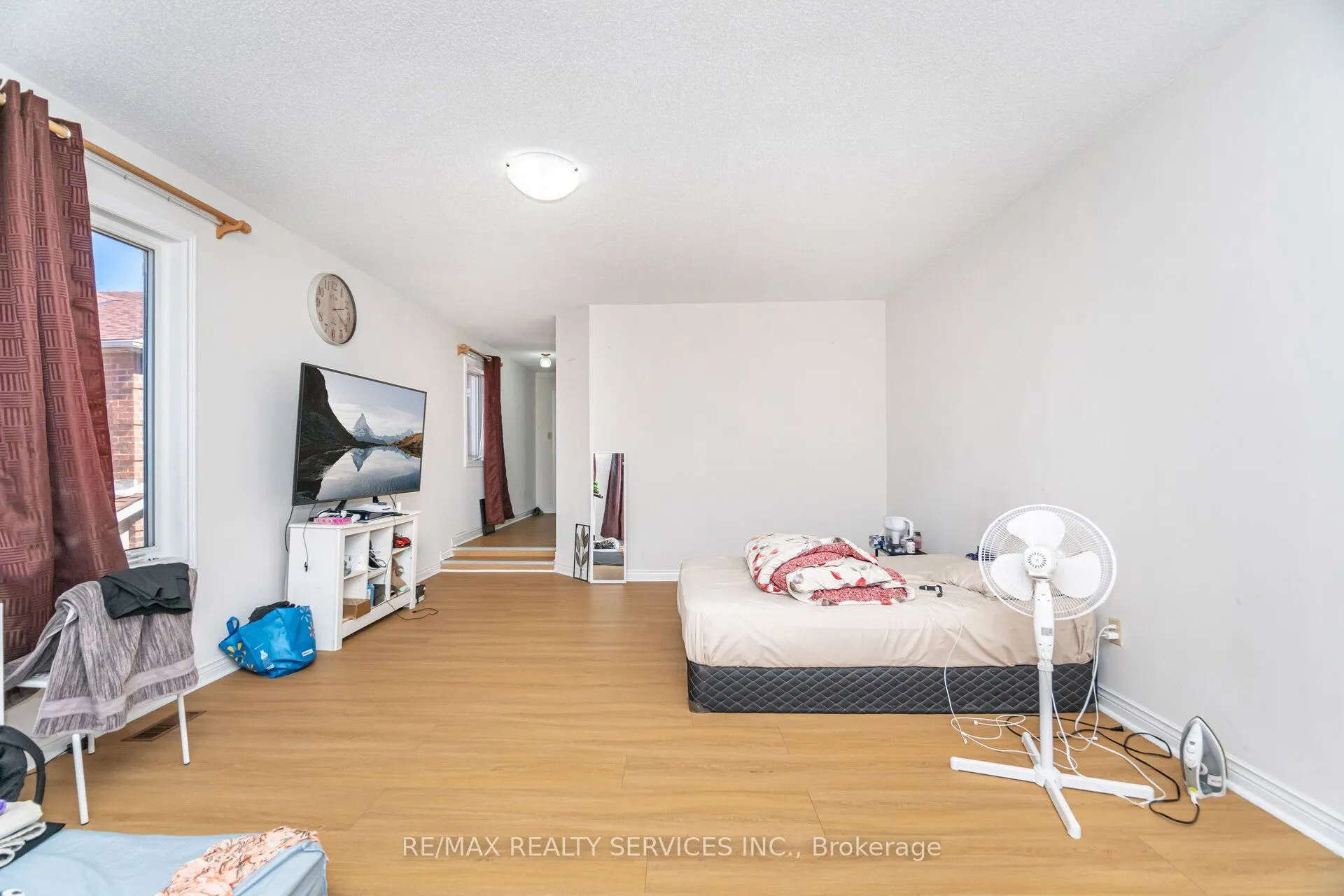 120 Leeward Drive