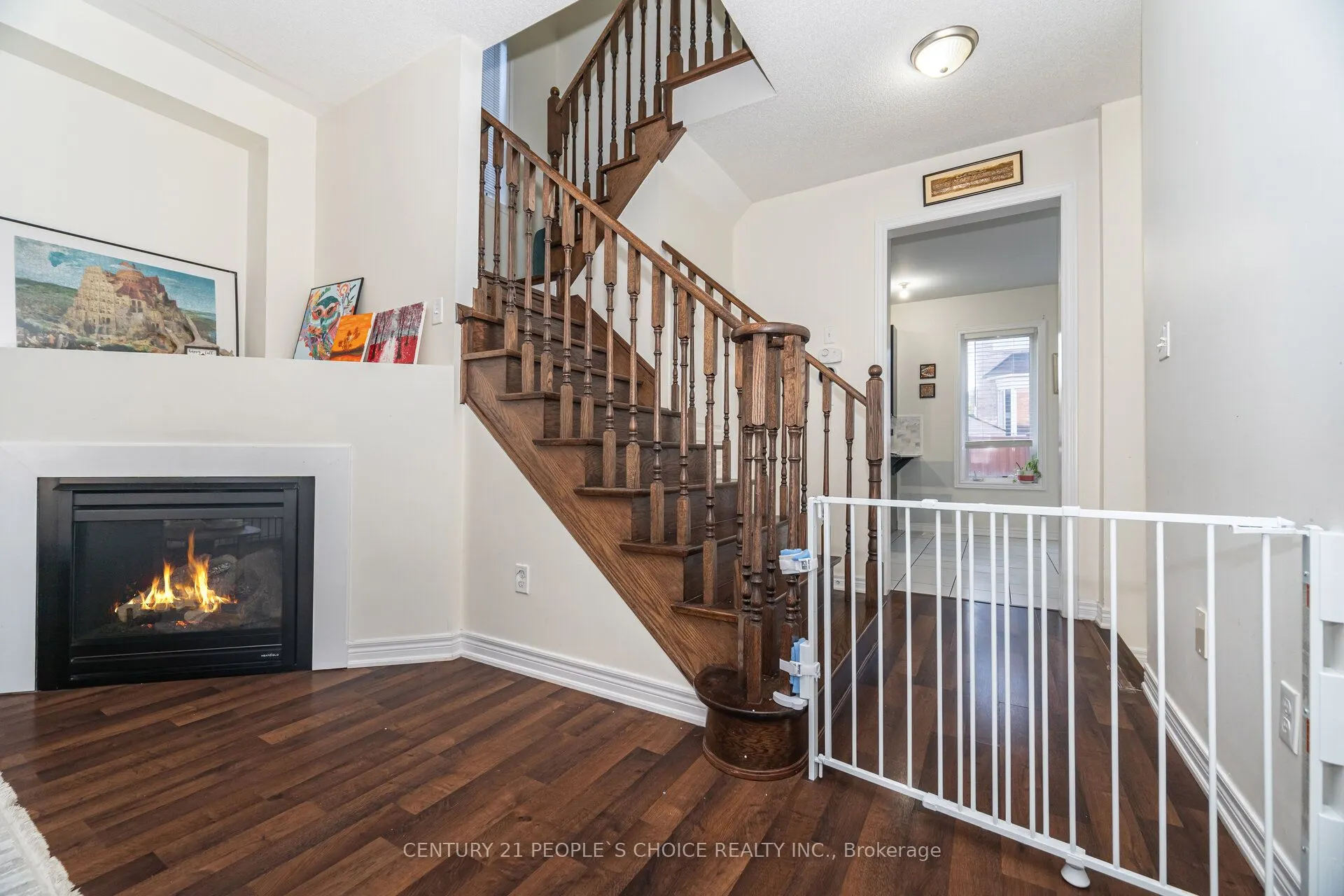 8 Fitzgibson Street