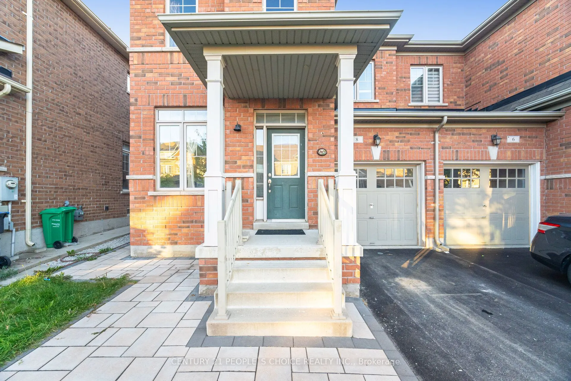 8 Fitzgibson Street