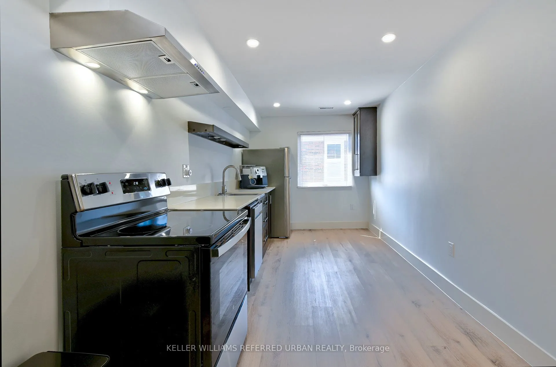 28 Silverthorn Avenue, #2