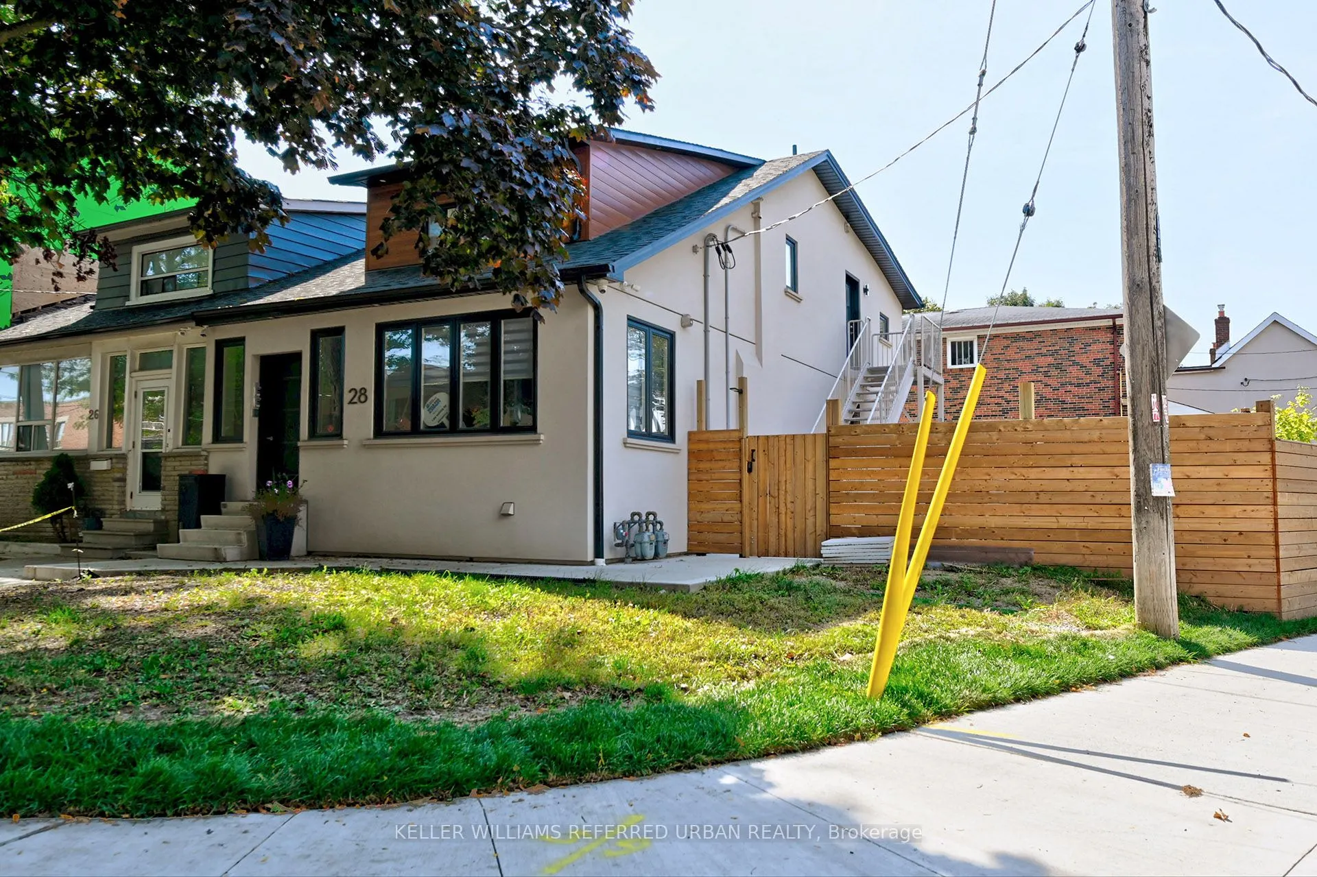 28 Silverthorn Avenue, #2