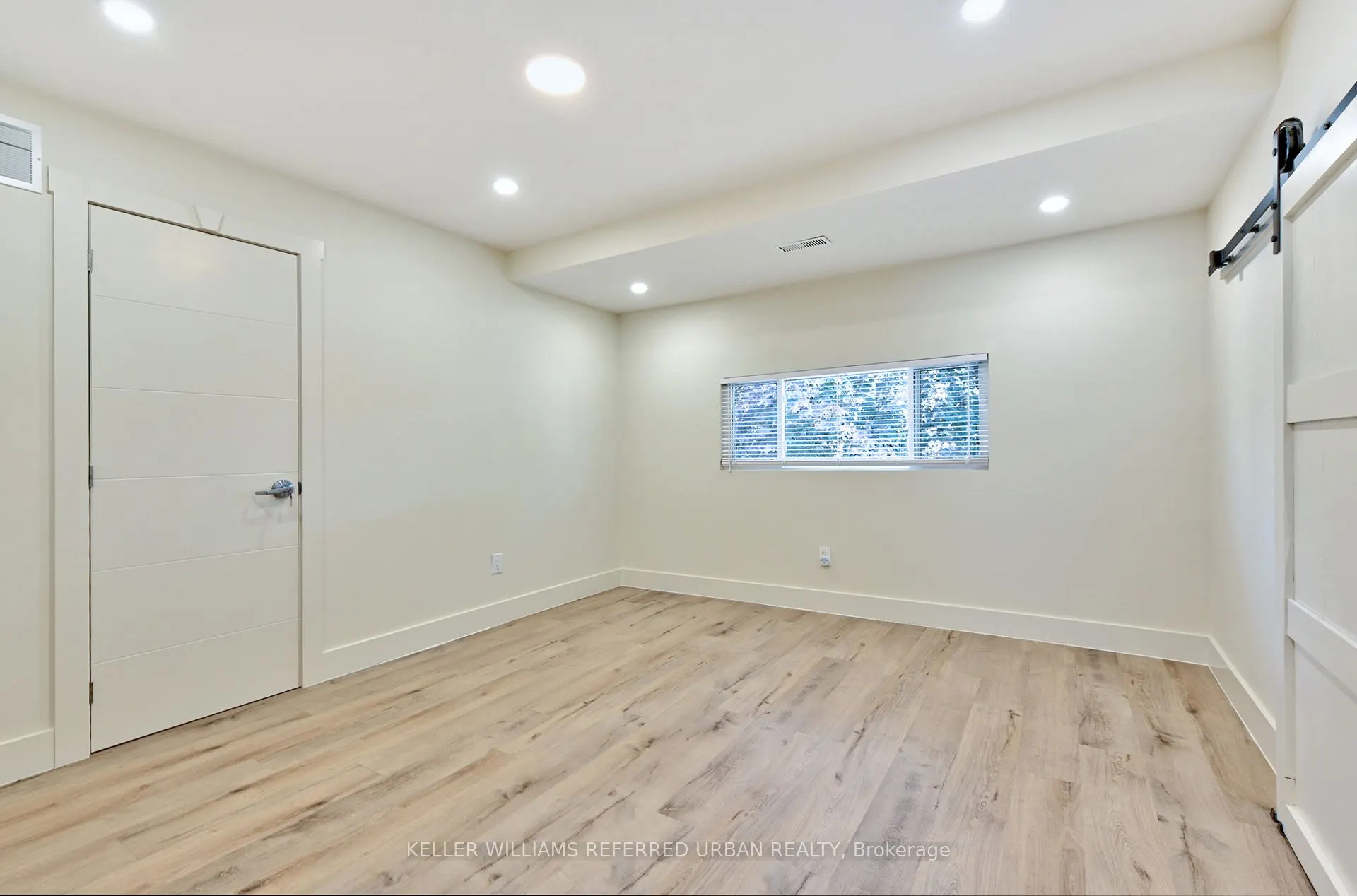 28 Silverthorn Avenue, #2