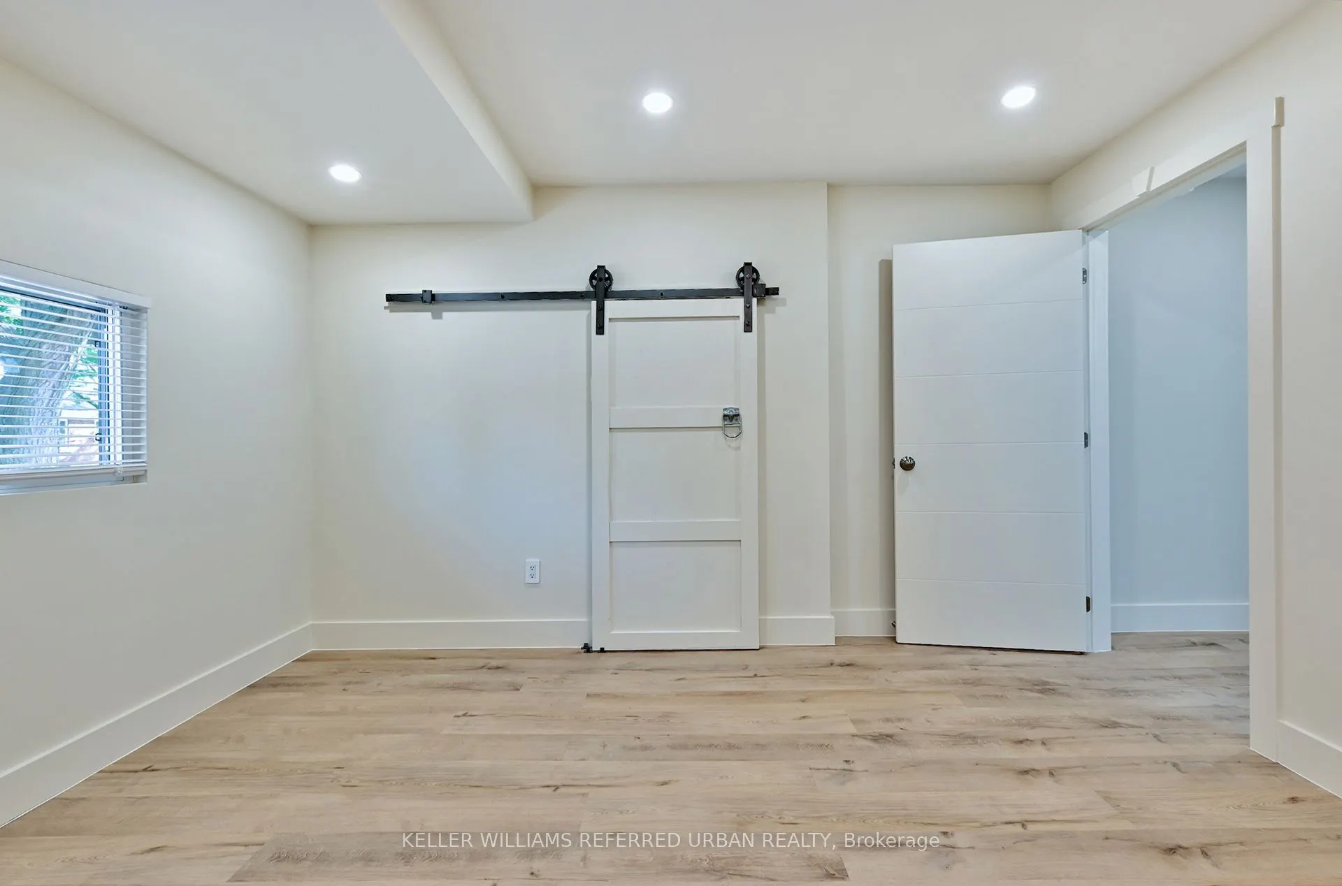 28 Silverthorn Avenue, #2
