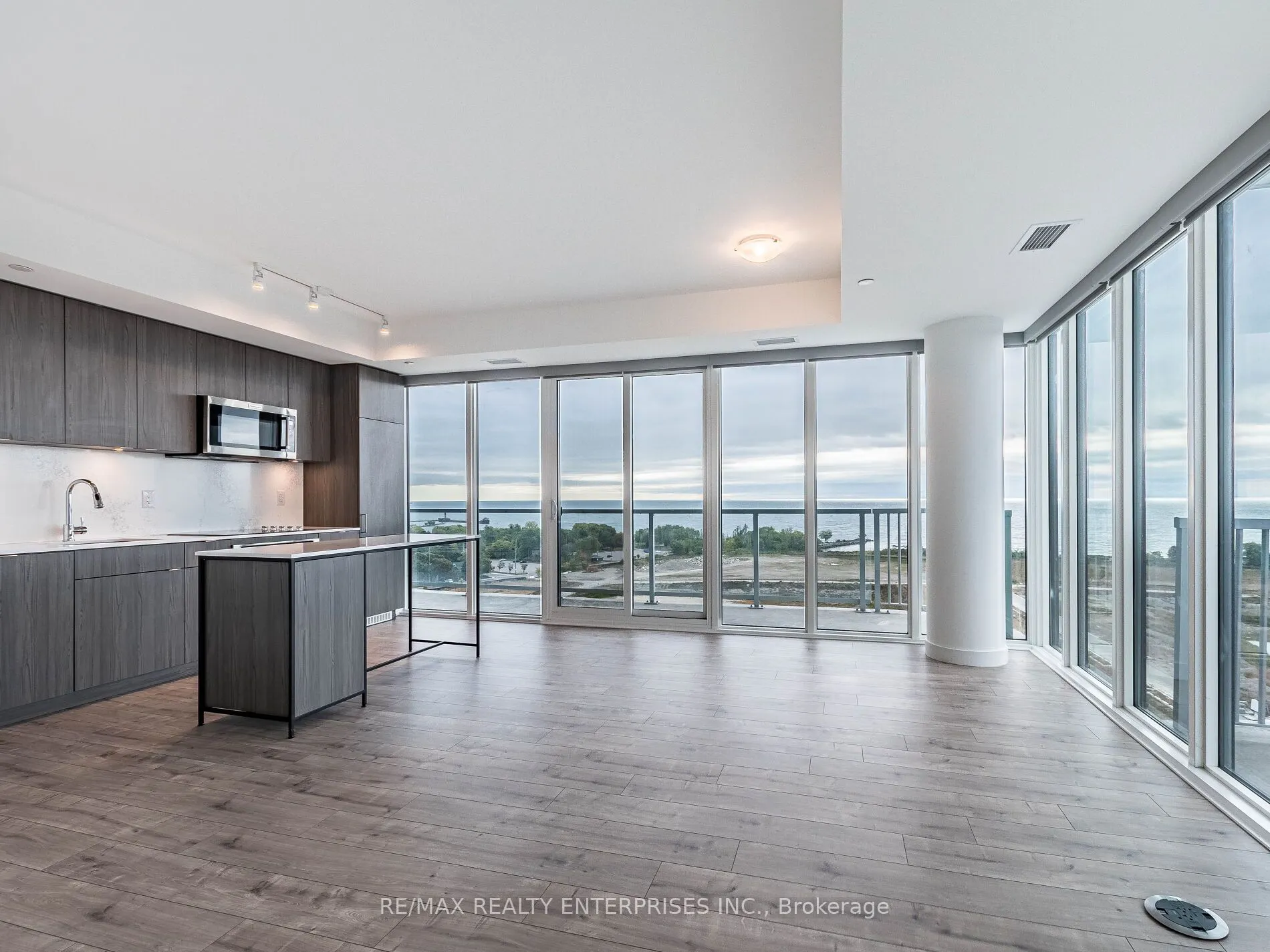 220 Missinnihe Way, #1212